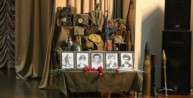 В гімназії № 34 "Либідь"до Дня виведення військ з Афганістану вшанували пам'ять Віктора Максименка (фото)