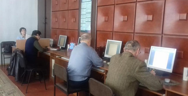 Безкоштовні комп’ютерні курси для людей похилого віку проводяться в центральній районній бібліотеці імені І. Франка