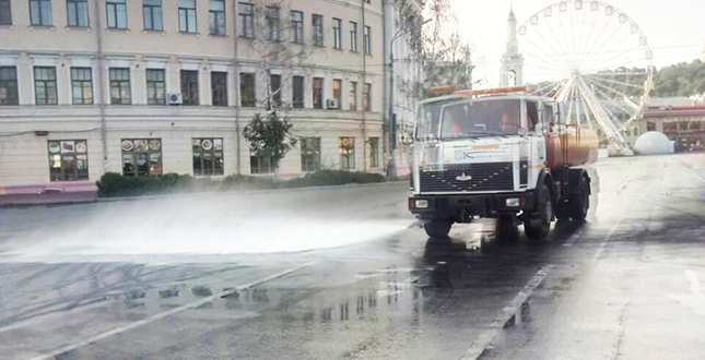 Триває ремонт доріг та вулиць Подільського району (фото)