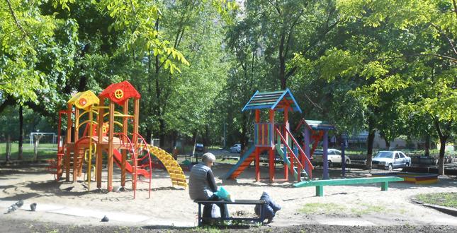 У Подільському районі встановили шість нових дитячих майданчиків