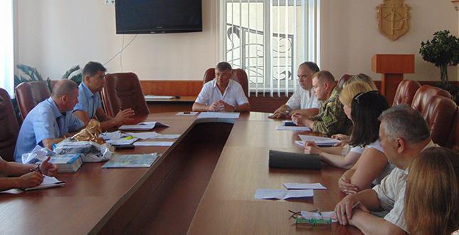 У Подільській РДА відбулася нарада з питань відбору кандидатів на військову службу в ЗС України за контрактом (фото)