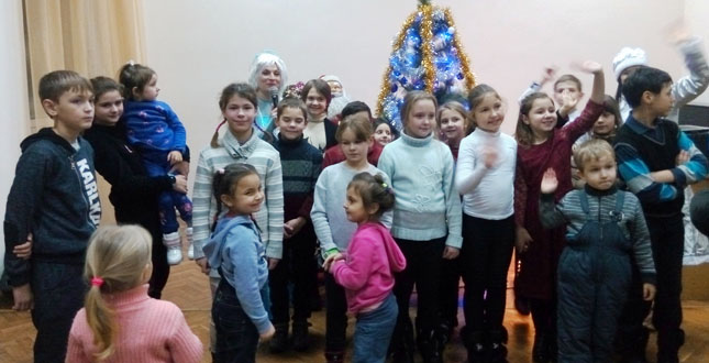 Діти соціально незахищених категорій відвідали новорічне свято (фото)